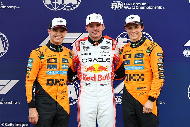 Max Verstappen je postigao svoju prvu pobjedu 2025. godine, držeći McLaren suigrače Lando Norris i Oscar Piastri