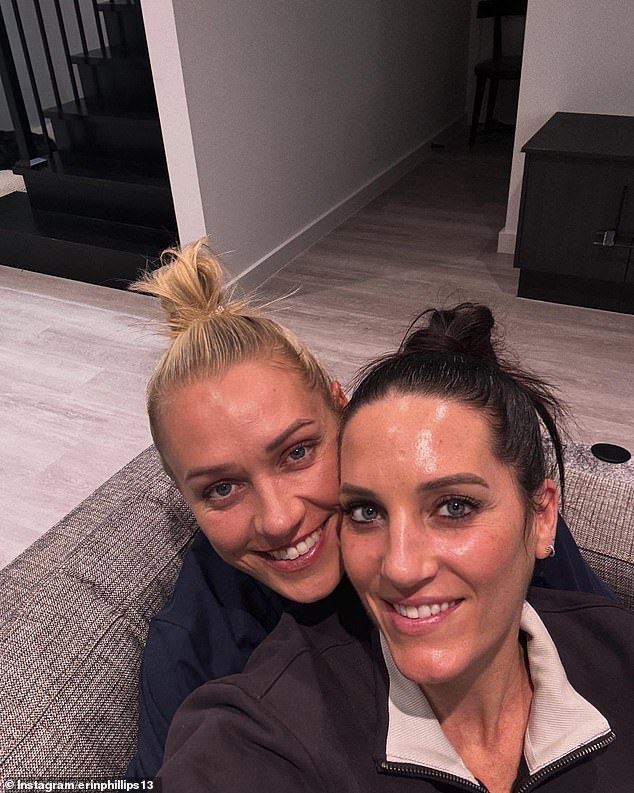 Četverostruka pobjednica AFLW Premiershipa Erin Phillips (na slici lijevo) također je supruga sportaša i govorila je o svojim izazovima tijela u tijelu tijekom svoje karijere