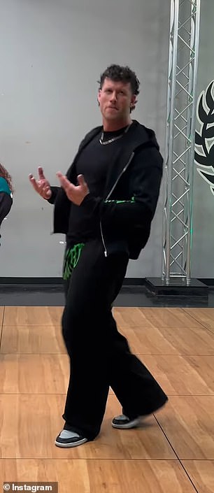 Abby je otrčala svoj bivši plamen, pitajući Yang i Rogers: 'Jeste li vidjeli njegove plesne videozapise? Oh, moj Bože, natjerat će vas da trčite '