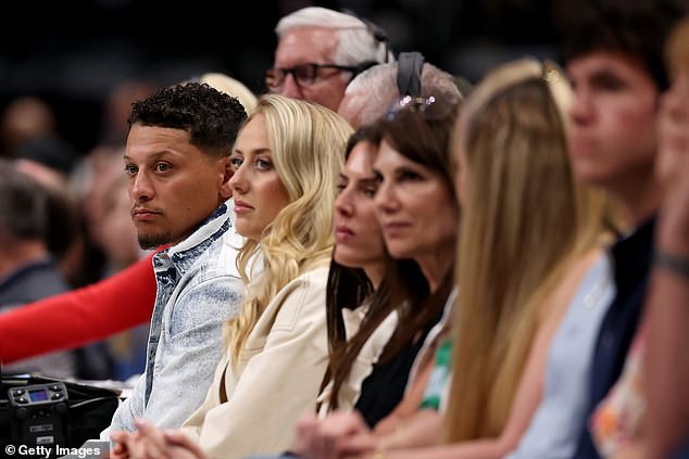 Mahomesu se pridružila njegova supruga Brittany za jednu od najvećih noći NBA kalendara