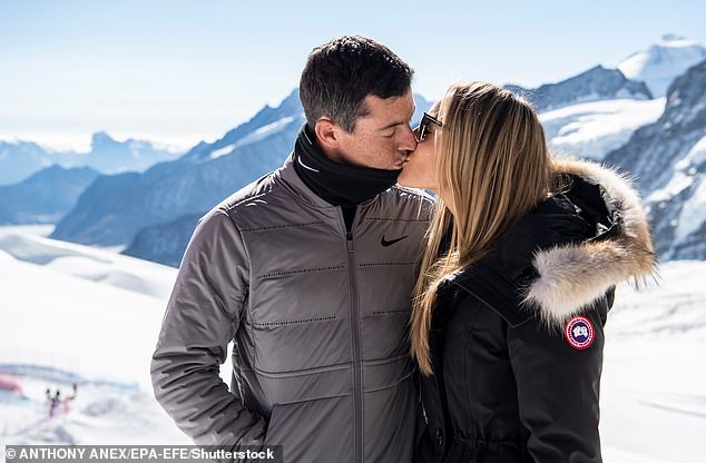 McIlroy i njegova supruga viđeni su zajedno tijekom događaja demonstracije golfa na ledenjaku Aletsch na sedlu Jungfraujoch u švicarskim Alpama 2018. godine, godinu dana nakon njihovog braka u okrugu Mayo
