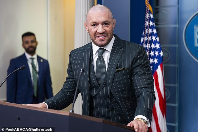 Conor McGregor je izjavio da će u subotu gledati borbu u subotu