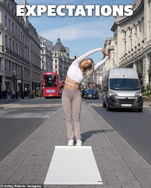 Dolazi nakon što je Ashley Roberts probudila gledatelje dok je prošli tjedan radila jogu usred središnjeg Londona