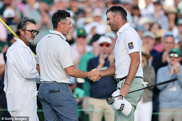 McIlroy i Conners rukovali su se na 18. zelenilu na kraju svojih rundi u subotu