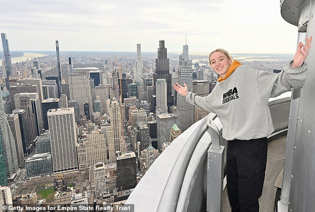 Bueckers je posjetio Empire State Building ranije tijekom dana u ponedjeljak prije nacrta