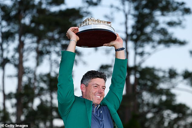 Rory McIlroy u nedjelju je osvojio svoju prvu zelenu jaknu dramatičnom pobjedom u doigravanju u Augusta