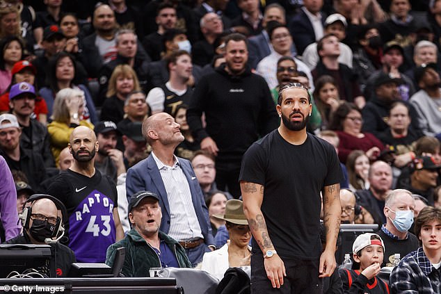 Drake tvrdi da je izvedba Kendricka Lamara 'orkestrirana za atentat' na njegov lik