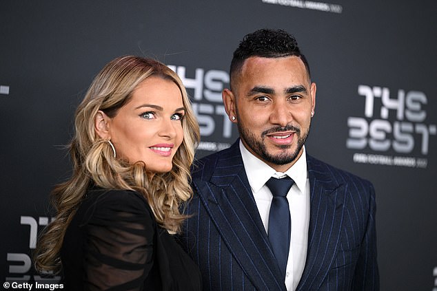 Payet je ostavio suprugu od gotovo 20 godina, Ludivine i njihovo četvero djece u rodnoj Francuskoj