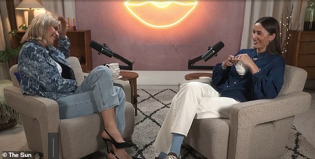 Rekla je Alexu Serruysu (desno) tijekom sunčevog fenomenalnog tjednog vodcast-a da ga je udario moped i završio u 'višemjesečnom potresu'