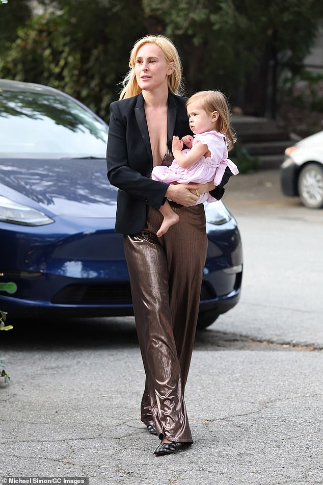 Demi je nastavila: 'Kao da ima drugačiji prag boli od mene. Da je samo vidi kako se kreće u vlastitu snagu i fokus, bio je to zaista izvanredan, lijep trenutak (na slici 17. ožujka)