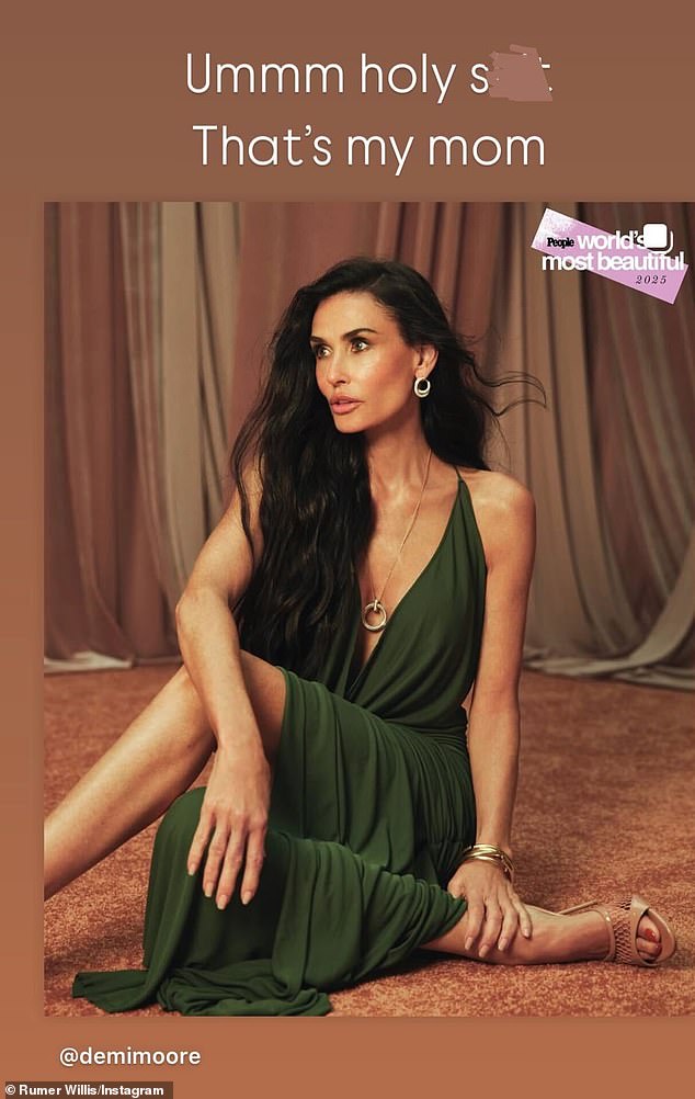 Čim je magazin People nazvao Moore najljepšu osobu, Rumer je ponosno nazvao fotografiju iz Shoot -a: 'Ummm Holy S ***. To je moja mama '