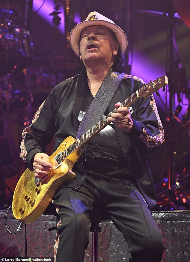 Santanin menadžer naglasio je da virtuozni gitara - izbačen - HITMAKER 'ide dobro i raduje se što će se uskoro vratiti u San Antonio, kao i nastavku svoje turneje u SAD -u; Na slici u lipnju u Hollywoodu na Floridi