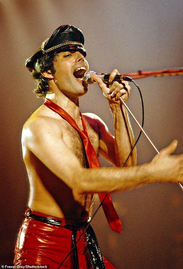 Mary je prethodno prodala više od 1.400 Freddiejevih pripadanja ukupno 12.172.290 funti na aukciji koju je upravljao Sotheby's u rujnu 2023. (na slici 1972.)