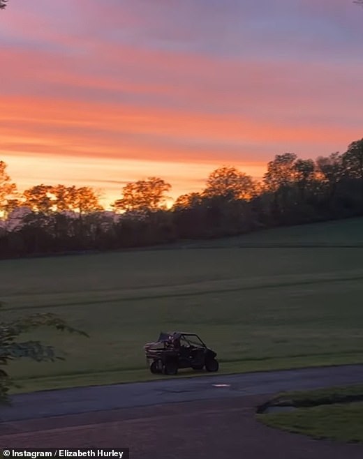 U utorak je engleska bomba, 59, podijelila snimke sebe i pjevačice, 63, jašući oko svog raširenog ranča u Tennesseeju na Sunset do Instagrama