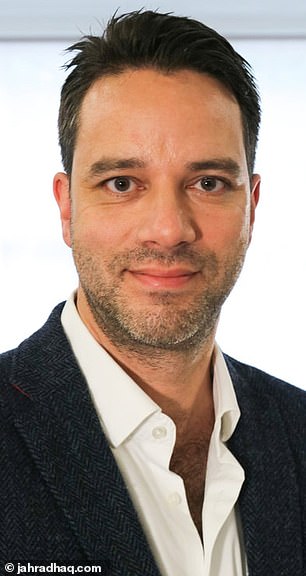 Gospodin Jahrad Haq, oralni i maksilofacijalni kirurg