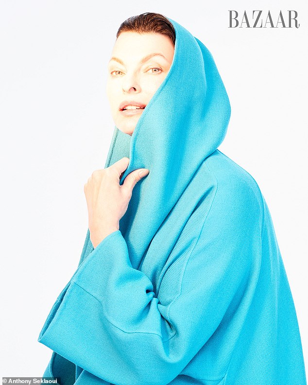 Rekla je: 'Moram proći kroz terapiju da mi se sviđa ono što vidim kad se pogledam u ogledalo, a još uvijek ne gledam u ogledalo. Nisam se htio vidjeti sebe jer se nisam volio ni poput sebe '