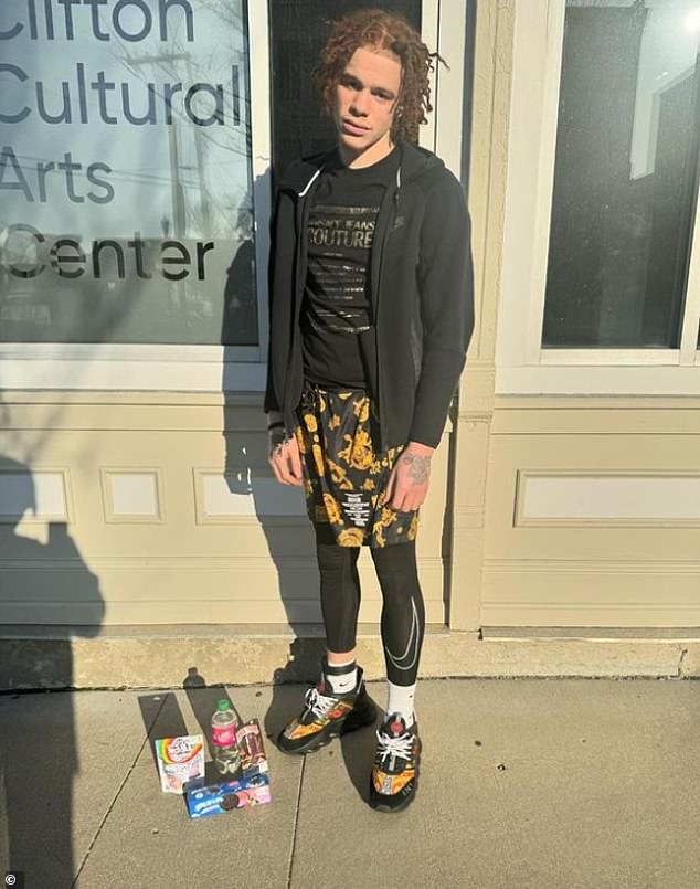 Vlasti su TMZ -u potvrdile da je Burgin, koji je putem interneta poznat kao Yerkky Yerkky, uhićen na benzinskoj postaji u Kentuckyju 17. travnja nakon što ga je 