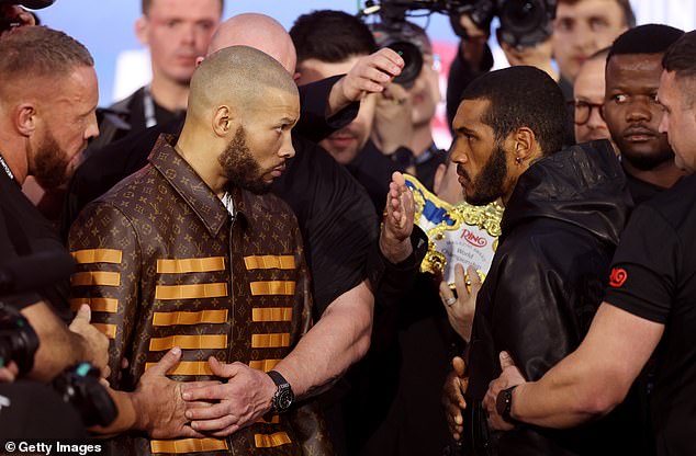 Chris Eubank Jr (lijevo) suočio se s Conorom Bennom na konferenciji za novinare u četvrtak uoči njihove značajne borbe