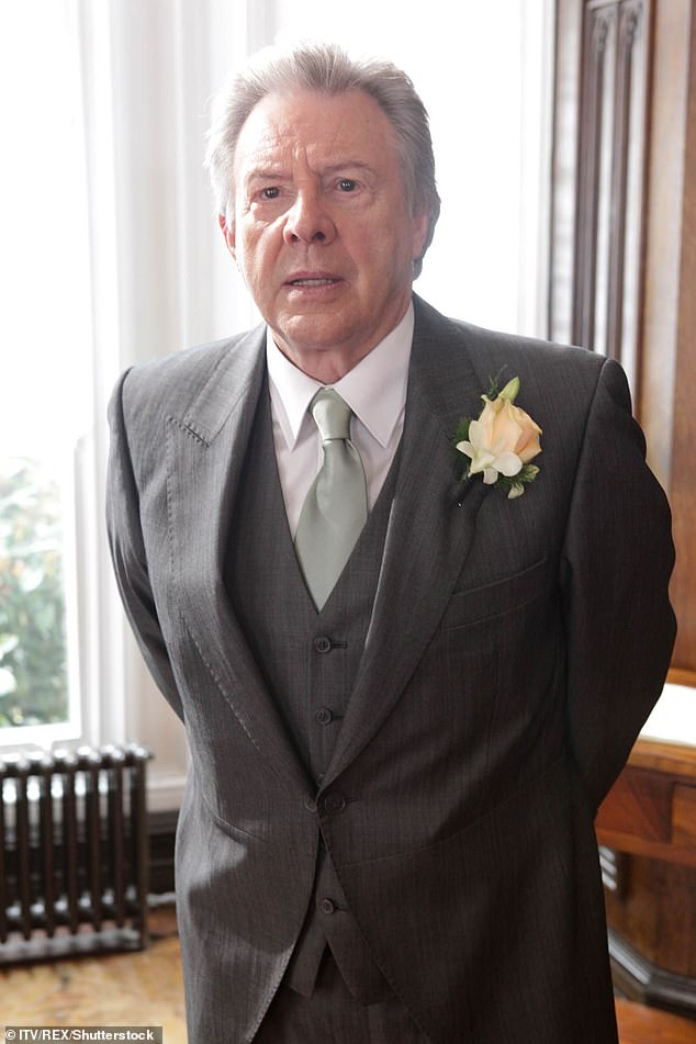 Coronation Street Legenda Philip Lowrie (na slici na showu 2012.) umro je u dobi od 88 godina