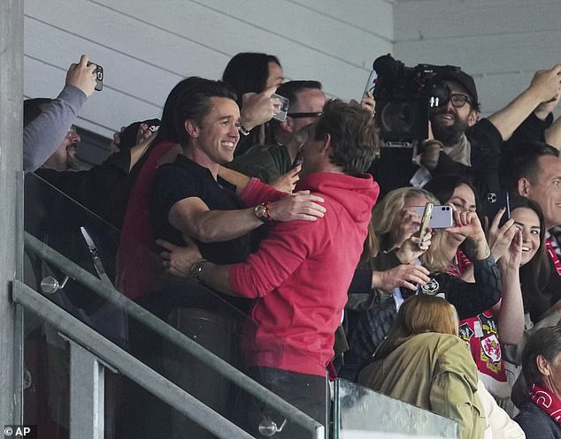Ryan i uvijek je sunčano u Philadelphijinom Rob-u kupili Wrexham za 2 milijuna funti još 2020. godine, dok je propadao u nogometu koji nije liga, jer ga je predsjedao neviđenim uspjehom