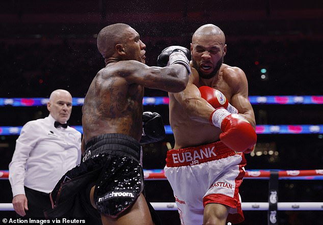 Nakon što je bio prilično čak i na pola puta, Eubank Jr se povukao u drugoj fazi