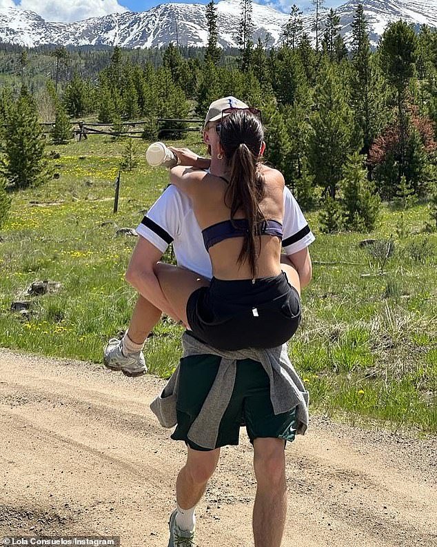 Nejasno je točno kada je 23-godišnji rodni New Yorker počeo izlaziti s 25-godišnjim Englezom, ali prvotno su se upoznali dok su pohađali Sveučilište u New Yorku