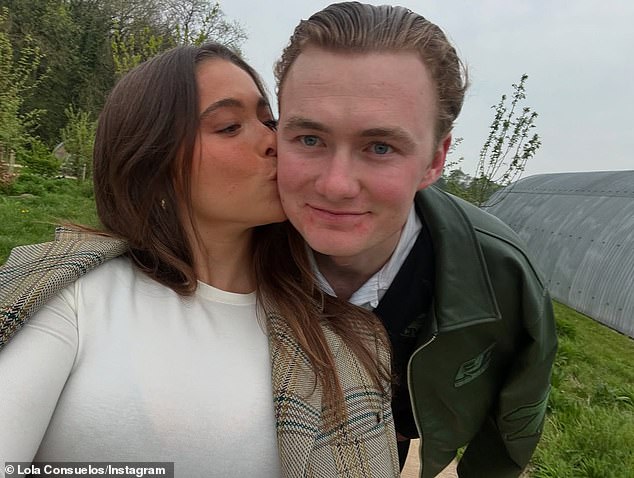 Lola je gurnula na E! Vijesti 2023: 'Mislim da on podržava na način na koji su moji roditelji, moji prijatelji - samo sjajan savjet, puštajući me da radim svoje'