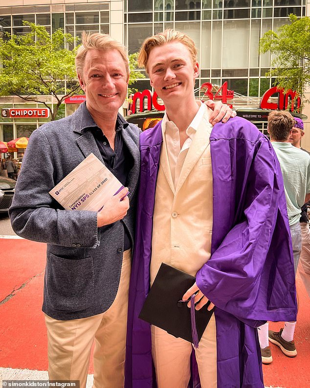 Od veljače je Kidston zaposlen kao asistent za prodaju sportskih talenata u Agenciji Creative Arts, ali prethodno je radio kao analitičar prodaje i istraživanja za svog oca Simona Kidstona (L, na slici 2022.), Kidston SA