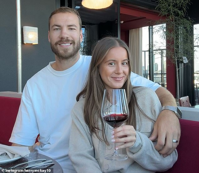 Bluesova zvijezda (na slici s partnerom Mattie Gouman) trebala je tri tjedna nakon prvog kruga zbog problema s mentalnim zdravljem