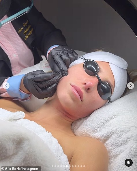 Alix - WHO ima BBA iz marketinga sa Sveučilišta u Miamiju - također se vjeruje da ima raspon naknade za govor od oko 100 tisuća dolara do 200 tisuća dolara (na slici 6. travnja)