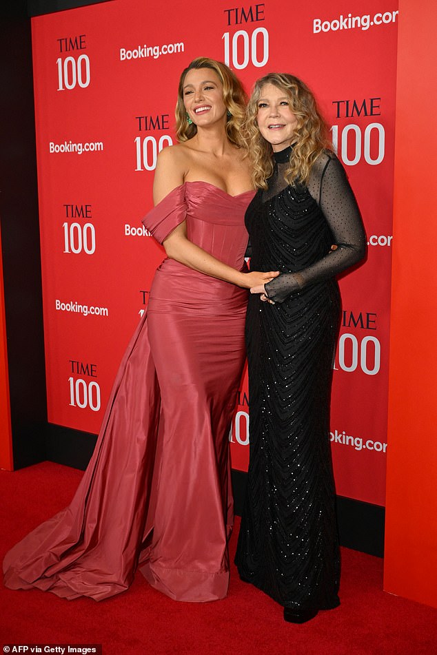 Prošli tjedan Blake je projurio zbog dijeljenja majčine traume tijekom svog govora u to vrijeme100, a fanovi su ga nazivali 