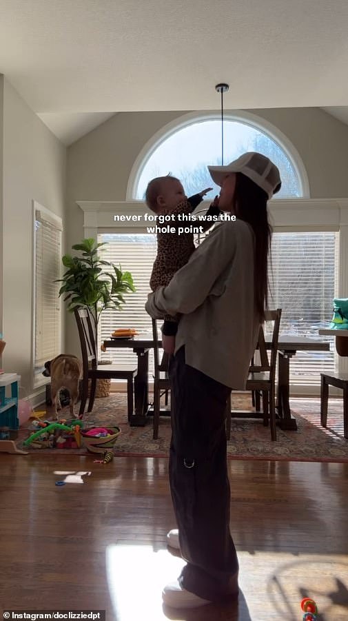 Samo nekoliko dana prije Lilyne smrti, Kieffer je podijelio slatki video o sebi kako se igra s djevojčicom i njezinom starom sestrom Mia. 