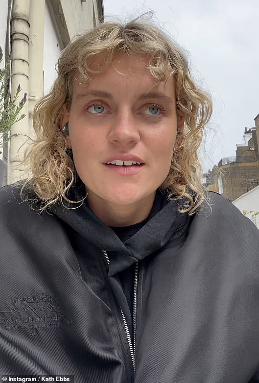 Zvijezda Dance Moms, 21, tvrdila je da je njezin australijski influencer ex, 27, zatražio let u poslovnoj klasi i optužio ih da razbijaju granice