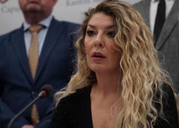 AKCIJA KOVERTA U SARAJEVU Pod istragom ministrica Mesihović i pomoćnica Viteškić