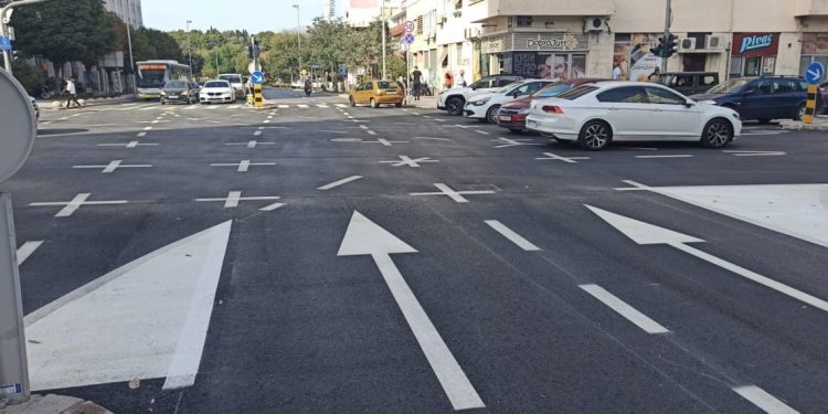 [ANKETA] Na ovom ‘crnom’ splitskom raskrižju snimljena nevjerojatna fotografija: ‘Igra ruski rulet s nekim od vozača’