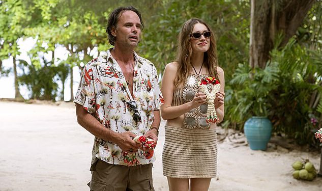 Aimee Lou Wood možda je ‘prisiljena’ da se ponovno ujedini s kostarom Waltonom Gogginsom usred glasine