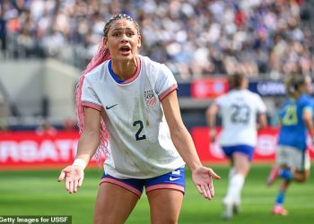 Američka nogometna zvijezda Trinity Rodman – kći NBA ikone Dennis – dobiva se u vezi s zdravstvenim vijestima