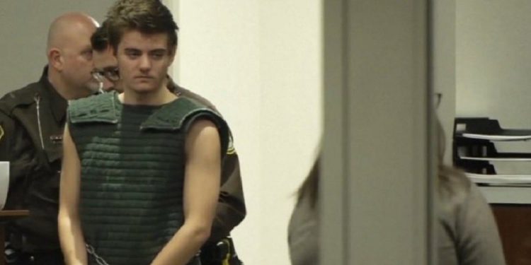 Američki tinejdžer planirao je ubiti Trumpa i bježati u Ukrajinu – FBI – RT World News