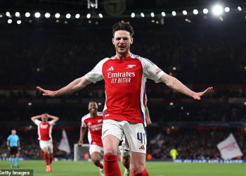 Arsenal 3-0 Real Madrid: Declan Rice postiže dva zadivljujuća slobodna udarca s Mikelom Merinom također na meti dok su divljači puštali jedno stopalo u polufinale Lige prvaka