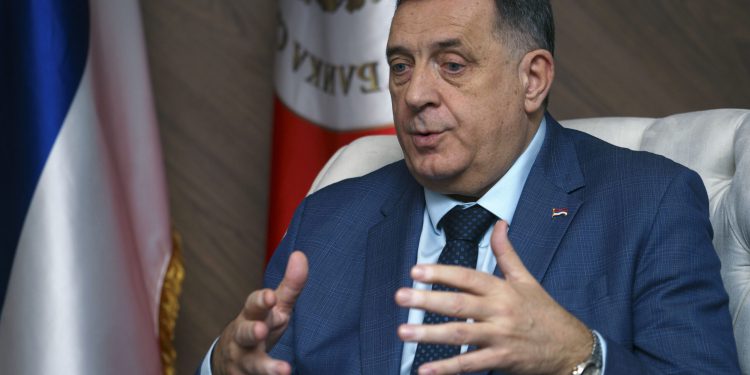 Austrija: Sankcije Dodiku su na snazi, mora biti zaustavljen