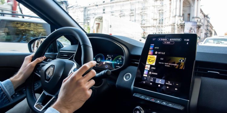 Auto Klub – Dobra ili loša ideja? Najpopularniji Renault dolazi s limitatorom brzine na 109 km/h