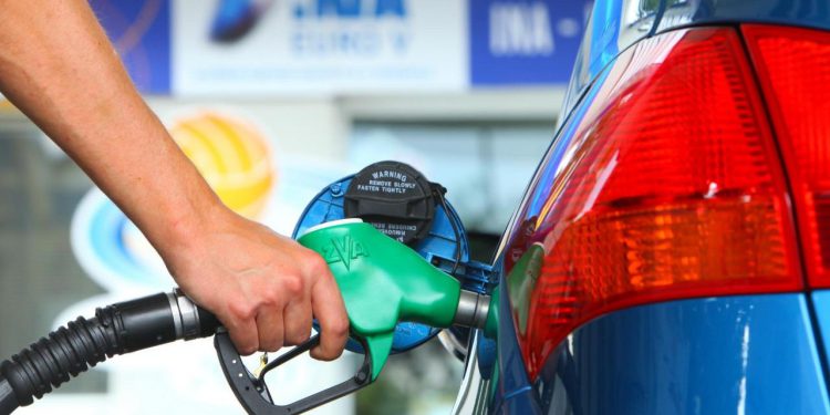 Auto Klub – Dobra strana straha od recesije: Gorivo bi moglo osjetno pojeftiniti što se nije dogodilo godinama