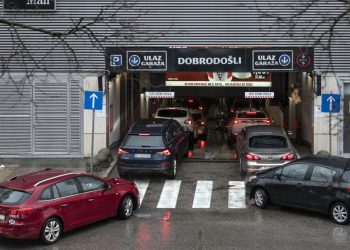 Auto Klub – Mehaničar uopozorio vozače da ne parkiraju aute u garažama: “Mogu vam stradati vitalni dijelovi”