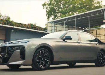 Auto Klub – Nevjerojatan pothvat: Želio je novi BMW serije 7 pa su mu ga napravili od 15 godina stare ‘Sedmice’