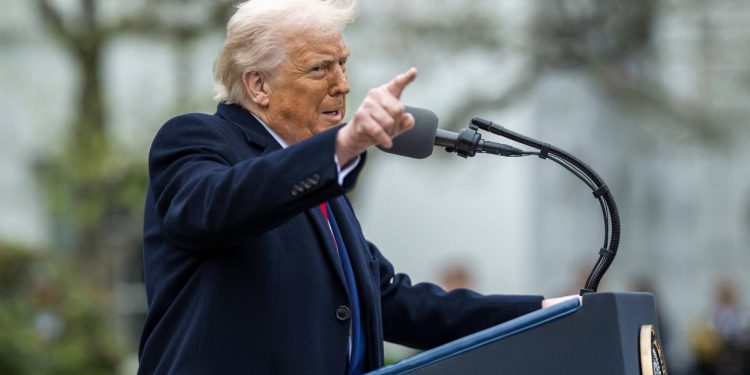 Auto Klub – Trump: ‘Stroga ekološka ograničenja autima