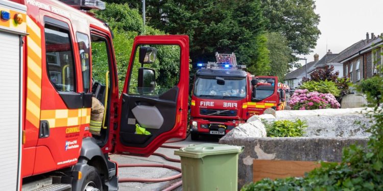 Auto Klub – Zašto ne smijete parkirati ispred hidranta? Pogledajte što su vatrogasci napravili vlasniku Honde