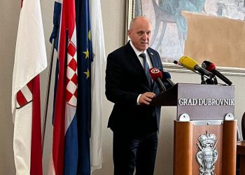 Bačić stiže na Pelješac i u Dubrovnik potpisivati projekte energetske obnove javnih zgrada