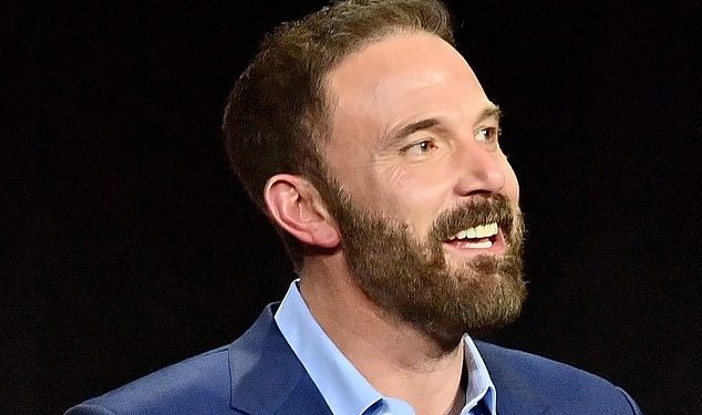 Ben Affleck otkriva svježe obojeni izgled usred hollywoodske ‘krize srednjeg života’ ludosti kose