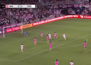 Bernardeschi rezultati "Messi" Protiv Messija: Ludi cilj