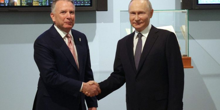 Bijela kuća objašnjava svrhu posjeta Rusiji izaslanika – RT World News